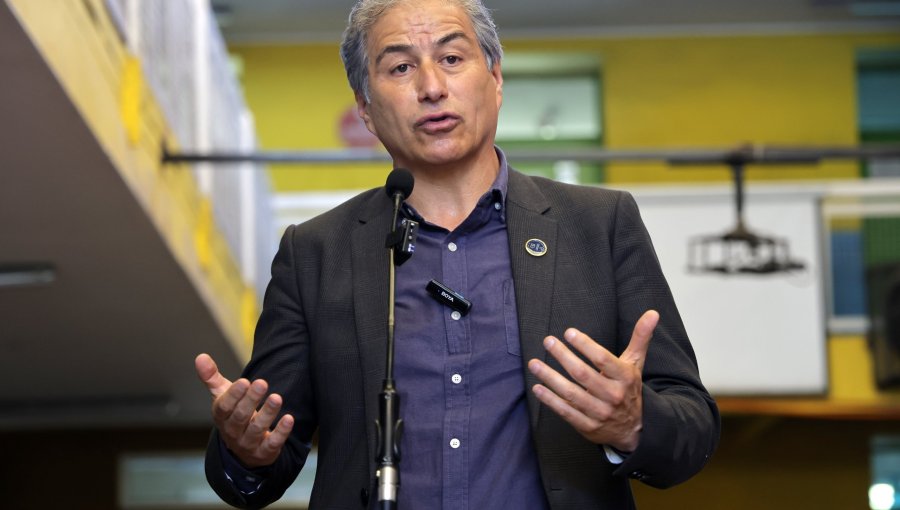 Presidente del Colegio de Profesores califica de "destempladas y agresivas" las críticas de diputado Schalper al paro docente