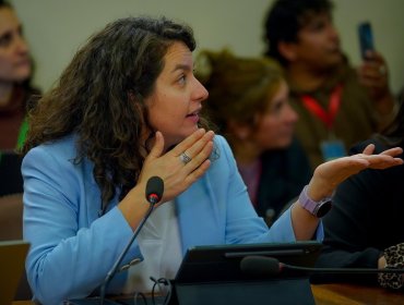 ¿Reconstrucción de papel y con letra chica? Acusan a ministra Toro de exponer cifras que "llevan a que los avances sean más altos"