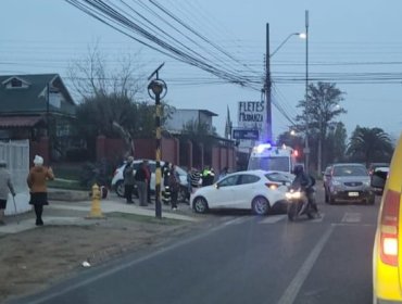 Colisión que involucró a tres automóviles deja a una persona con lesiones en Limache