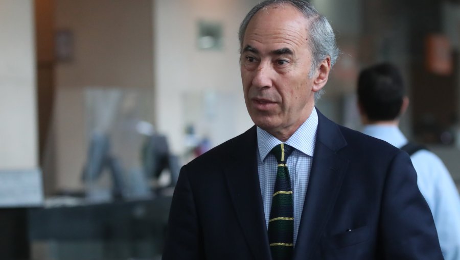 Expresidente de la CPC cuestiona al ministro Valenzuela por "reírse" del comercio formal ante presunta compra a "coleros"