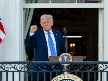Trump prohíbe o restringe la entrada a EE.UU. de ciudadanos de una veintena de países, entre los que están Cuba y Venezuela