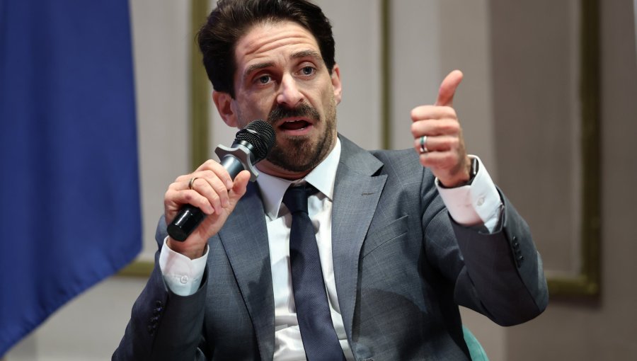 Winter dice que el discurso de campaña de Tohá manifiesta "una cierta nostalgia de los años 90"