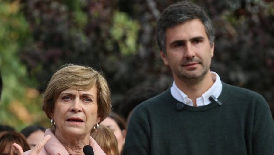 Vocero de Evelyn Matthei insiste en "ataques concertados desde el Gobierno" contra la candidata
