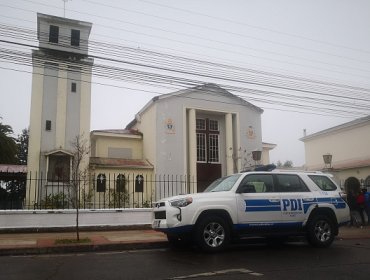 Sacerdote fue golpeado y apuñalado al intentar dialogar con delincuentes que entraron a robar a parroquia en Talca