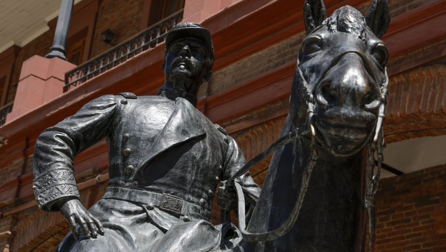 Bellolio por regreso del monumento del general Baquedano a plaza Italia: "Vuelve al lugar de donde nunca debió salir"