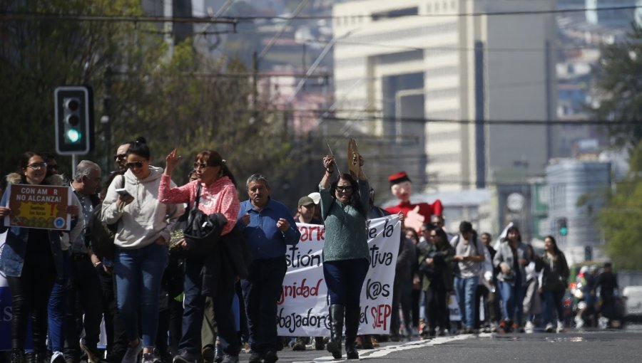 Horarios, recorridos y desvíos de tránsito: Todo lo que necesitas saber de la masiva marcha de los profesores en Valparaíso
