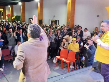 Contraloría ordena investigar a funcionario de Quillota que habría animado acto electoral de Luis Mella estando con licencia médica