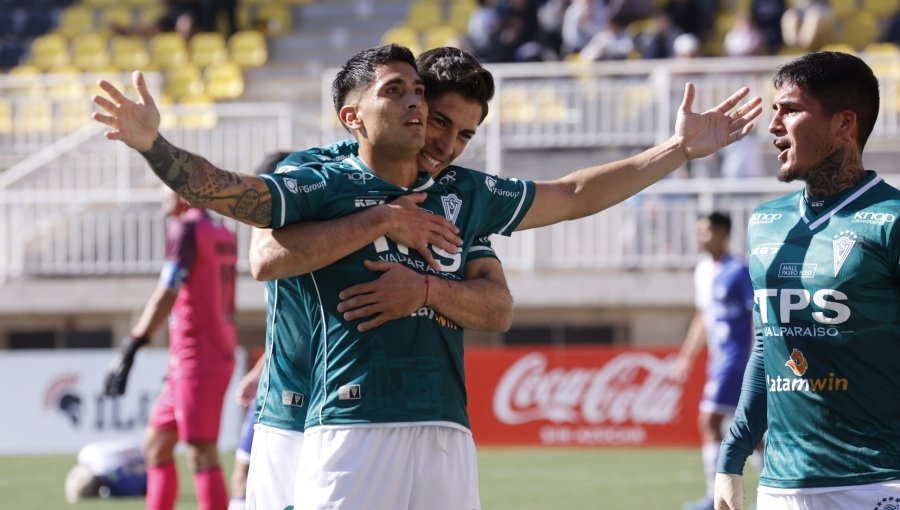 Wanderers aplastó a Antofagasta y puso un pie en cuartos de final de Copa Chile