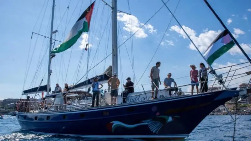 Israel intercepta el barco con ayuda para Gaza en el que viaja Greta Thunberg y lo desvía hacia sus costas