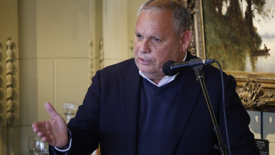 Gobernador Mundaca asegura no tener candidato en Primarias y que tiene "una mirada dulce y agraz" con lo hecho por el Gobierno
