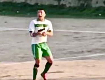Identifican a futbolista amateur que exhibió una pistola en pleno partido en Quilpué: registra más de 19 causas en Carabineros