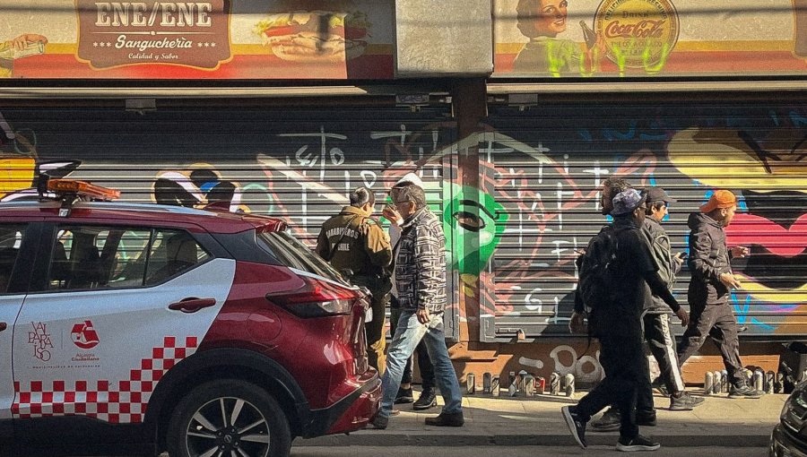 Denuncian intervención no autorizada en calle Esmeralda de Valparaíso: llaman a la corresponsabilidad ciudadana