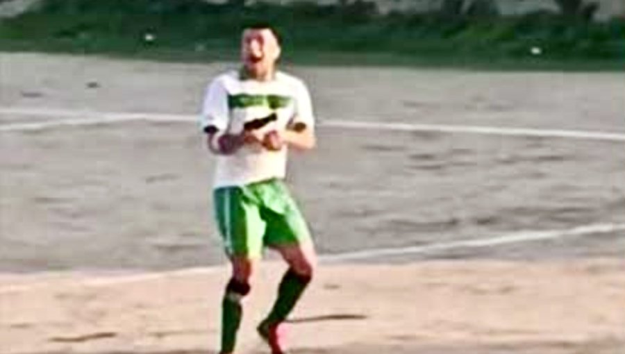 Identifican a futbolista amateur que exhibió una pistola en pleno partido en Quilpué: registra más de 19 causas en Carabineros