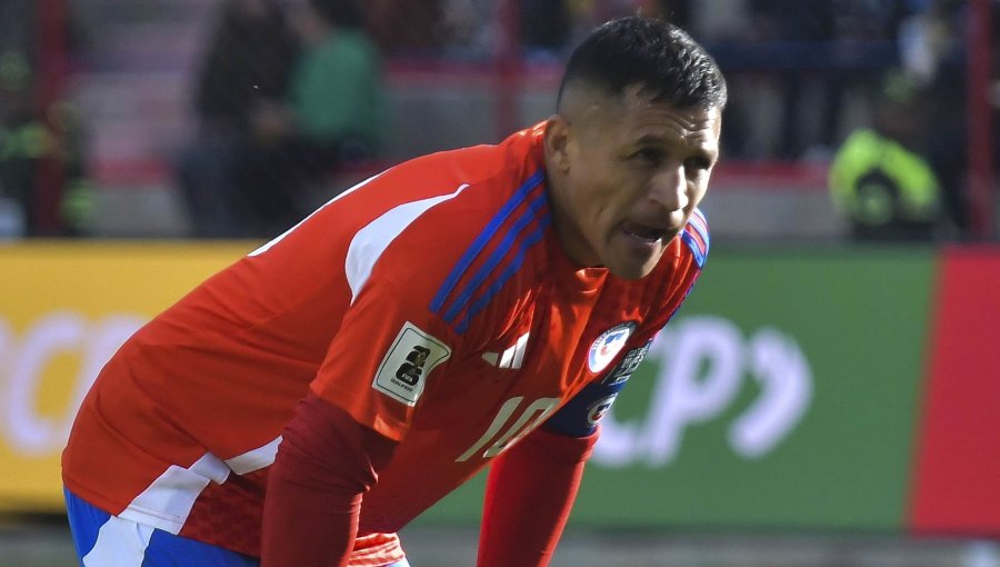Alexis Sánchez sentencia tras la derrota de Chile que "la Generación Dorada está enterrada" y que "todo se hizo muy mal"