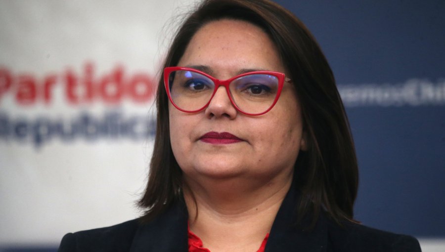 Secretaria general de Republicanos afirma que "ni por la prensa ni en secreto" le han pedido a Kaiser que baje su candidatura