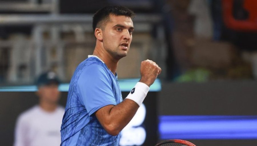 Tomás Barrios avanza a octavos de final en el Challenger de Bratislava tras victoria ante el ruso Alexey Vatutin