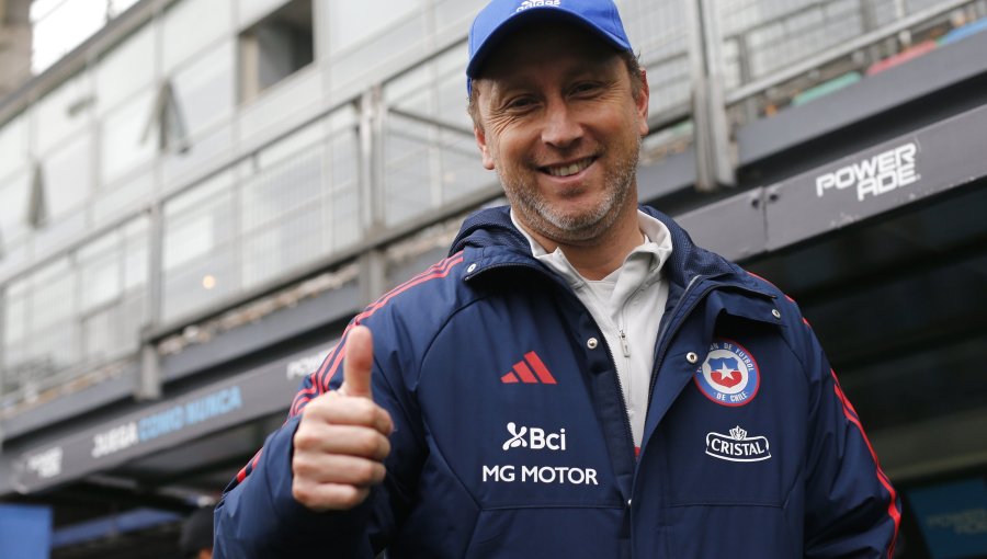 Luis Mena sería el elegido para dirigir a la Roja en los últimos dos partidos de las Clasificatorias