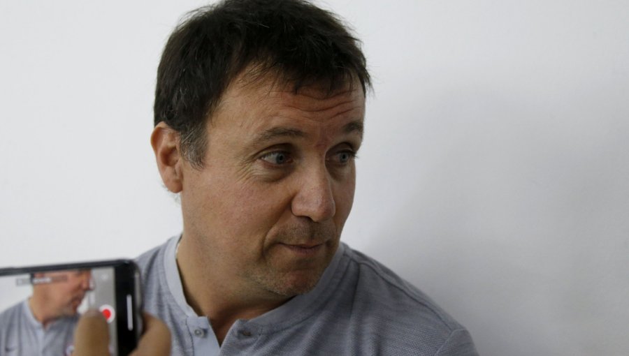 Exgerente de selecciones afirma que "ni Pellegrini ni Guardiola pueden solucionar el problema" de la Roja