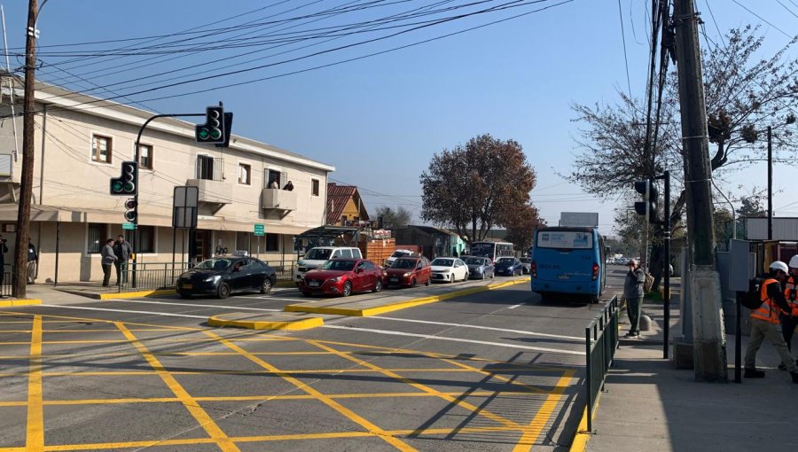 Quilpué mejora su seguridad vial con puesta en marcha de nuevo cruce semaforizado