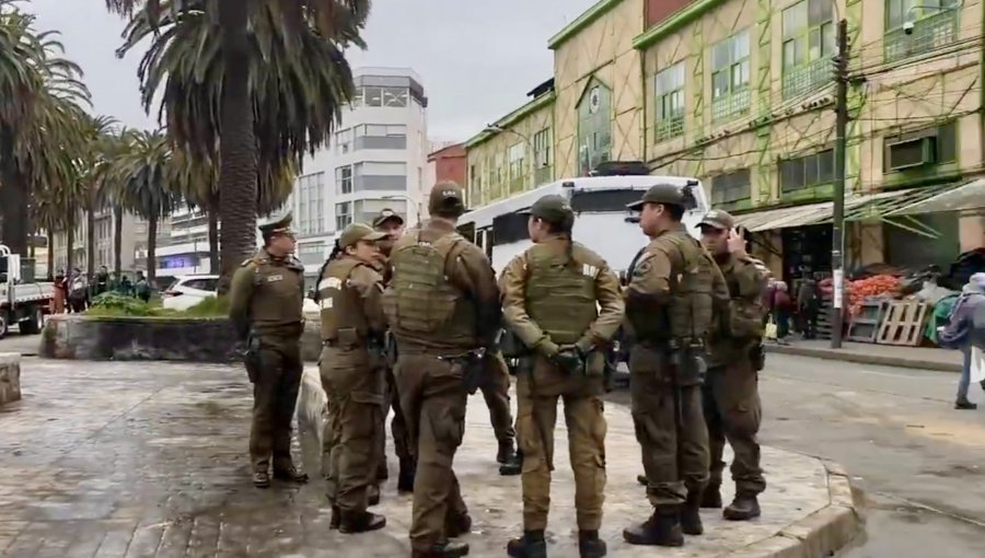 Solitario delincuente que robó especies desde un kiosco fue detenido en operativo contra el comercio ambulante en Valparaíso