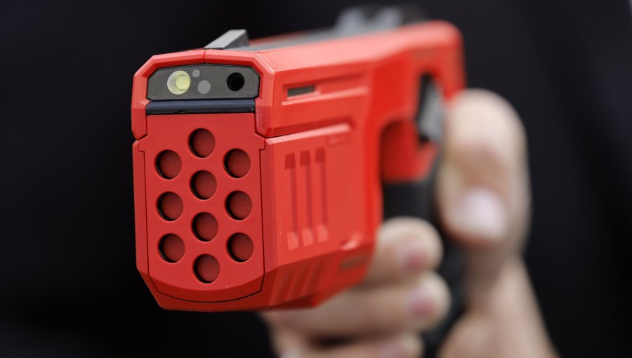 Gendarmería declara desierta la licitación para adquirir 20 pistolas "taser": Empresas oferentes no cumplieron los requisitos técnicos