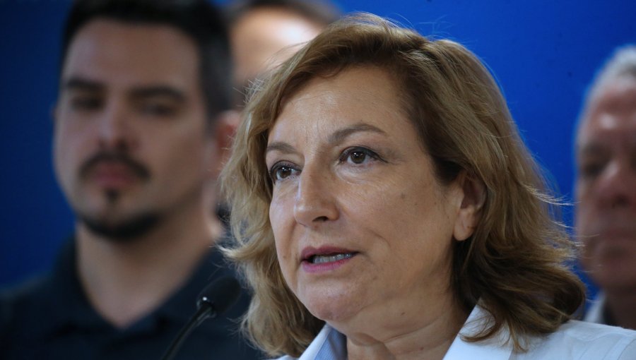Renuncia directora ejecutiva de Conaf en medio de paro indefinido de trabajadores