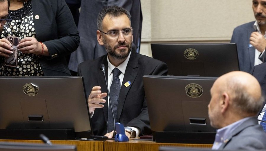 Senador De Rementería advierte sobre el proyecto "Ley Mordaza 2.0": "No podemos perseguir a la prensa, es un error"