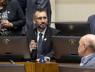 Senador De Rementería advierte sobre el proyecto "Ley Mordaza 2.0": "No podemos perseguir a la prensa, es un error"