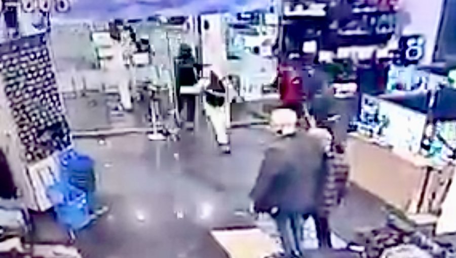 Liberan imágenes del violento asalto a tienda París de la Av. Argentina en Valparaíso