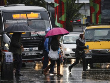 Sistema frontal deja 17,2 mm de lluvias en Valparaíso y 38 mm en Concón: en San Antonio el viento llegó a los 80 km/h