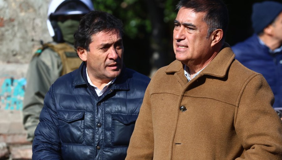 Rector interino del INBA aseguró que jóvenes encapuchados lo agredieron verbalmente y le lanzaron botellas con bencina
