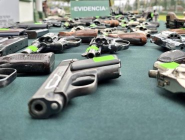 OS11 de Carabineros en la mira: Contraloría revela deficiencias en fiscalizaciones al control de armas inscritas en el país