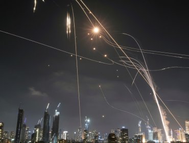 Irán responde a los ataques de Israel en su territorio con el lanzamiento de decenas de misiles