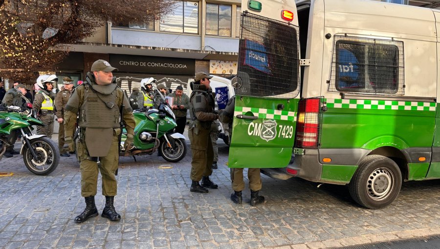 Operativo para recuperar el centro de Viña termina con seis extranjeros detenidos: un comerciante ambulante vendía droga