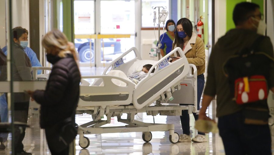 Ocupación de camas pediátricas supera el 77%: Minsal alerta por alza de virus