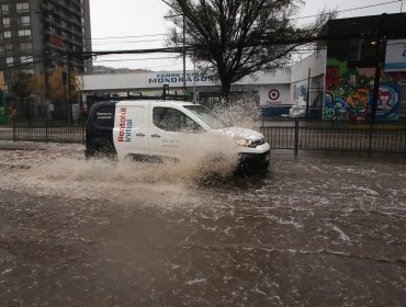 Sistema frontal dejará intensas lluvias y marcará el inicio de una semana fría en zona central