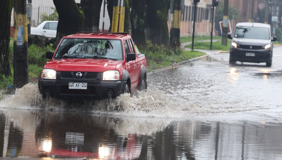 Fuerte temporal en el sur deja damnificados, viviendas destruidas y más de 300 mil clientes sin luz