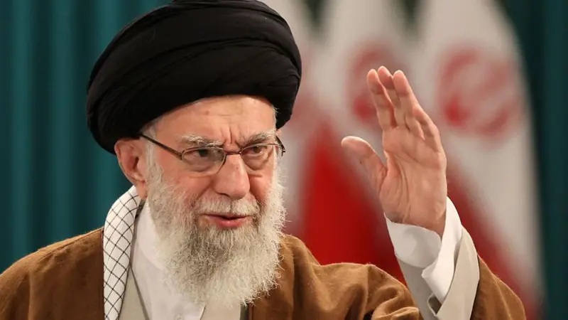 Quién es el ayatolá Alí Jamenei y cuánto poder tiene como líder supremo de Irán