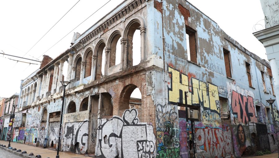 Gobierno Regional reafirma compromiso para impulsar la recuperación integral del Barrio Puerto de Valparaíso