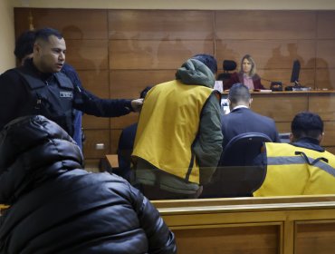 En prisión preventiva quedaron dos detenidos por atraco a multitienda en Valparaíso: menor de edad quedó en internación provisoria