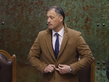 Presidente de la Cámara vuelve a justificar viajes a EE.UU. en semana distrital y reconoce "privilegios" de los parlamentarios