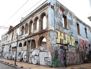 Gobierno Regional reafirma compromiso para impulsar la recuperación integral del Barrio Puerto de Valparaíso