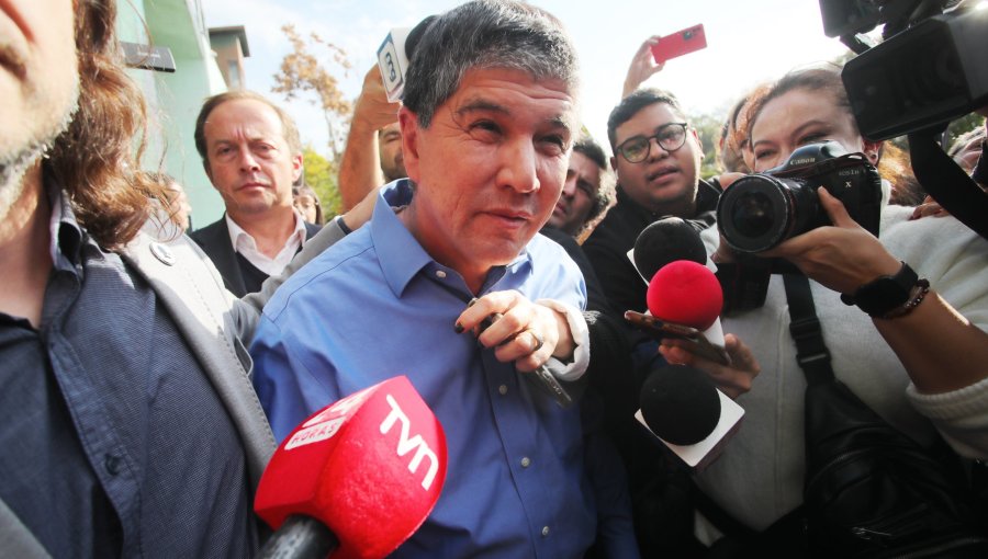 Defensa de Monsalve exige más diligencias previo a juicio oral: Tomar nuevas declaraciones a mozos y cámaras de restaurante