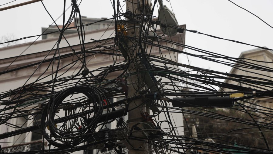 Avanza proyecto que modifica la Ley General de Telecomunicaciones: autoriza a municipios a retirar cableado aéreo en desuso