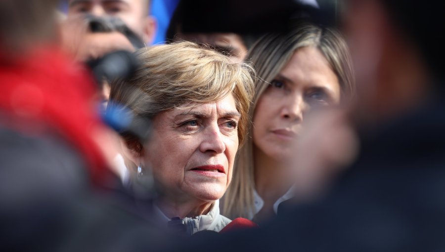 Evelyn Matthei anuncia una pausa en su campaña presidencial por estar en reposo debido a una gripe
