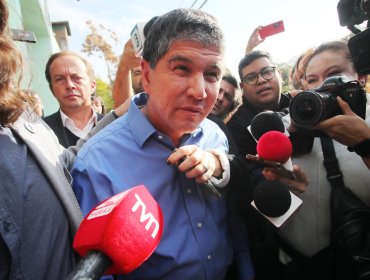 Defensa de Monsalve exige más diligencias previo a juicio oral: Tomar nuevas declaraciones a mozos y cámaras de restaurante