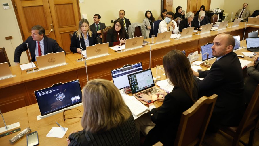 Casa Allende: Comisión aprobó informe que acusa a Presidente Boric de "obsesión política"