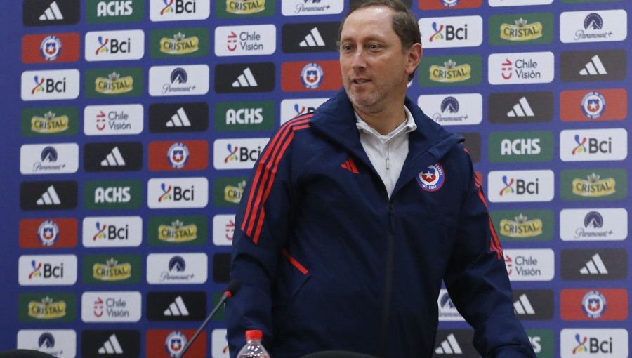 La ANFP habría descartado a Luis Mena como director técnico interino de la Roja