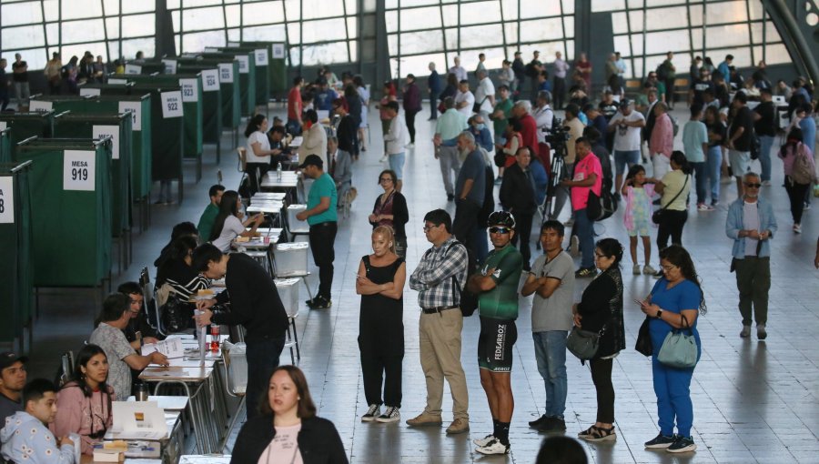 Comisión de Gobierno Interior de la Cámara despacha a Sala el proyecto que fija multa por no votar