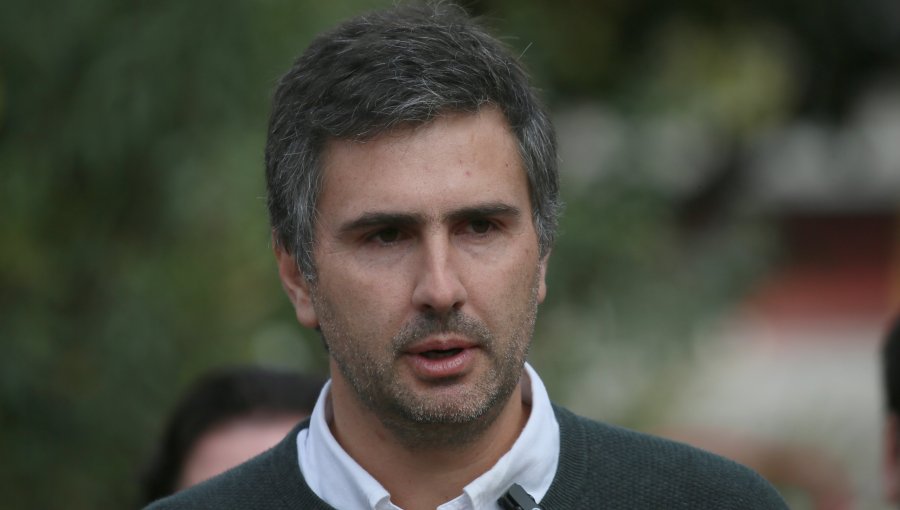 Jefe de campaña de Evelyn Matthei espera que "nunca ocurra en el país" un gobierno del PC